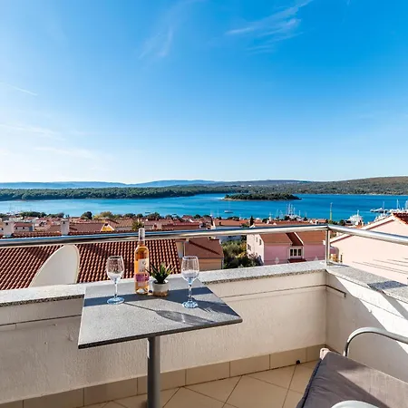 Biserka 2 With Stunning Sea View Apartmán